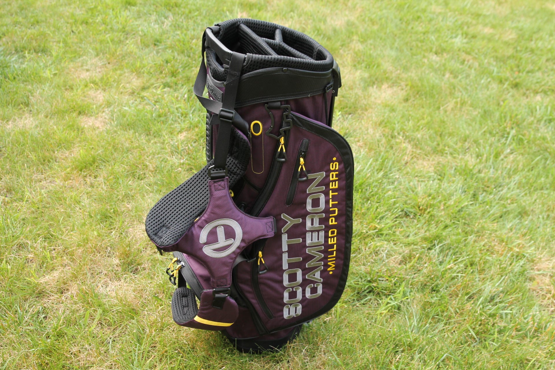 NEW Scotty Cameron Circle T Pathfinder Mardi Gras Carry Bag